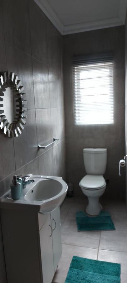 Appartement Tj Self-Catering à Graaff-Reinet Extérieur photo